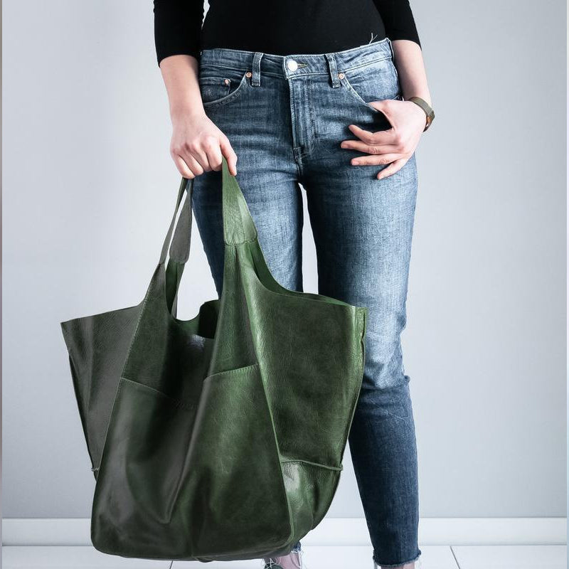 Handväskor i läder med stor kapacitet för kvinnor