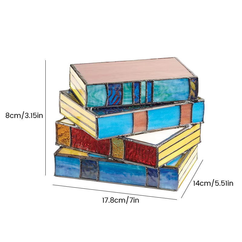 Lampa med staplade böcker i målat glas