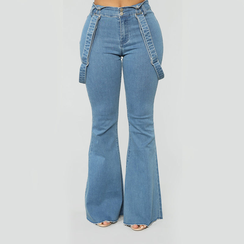 Kvinnors hängsel med utsvängda jeans