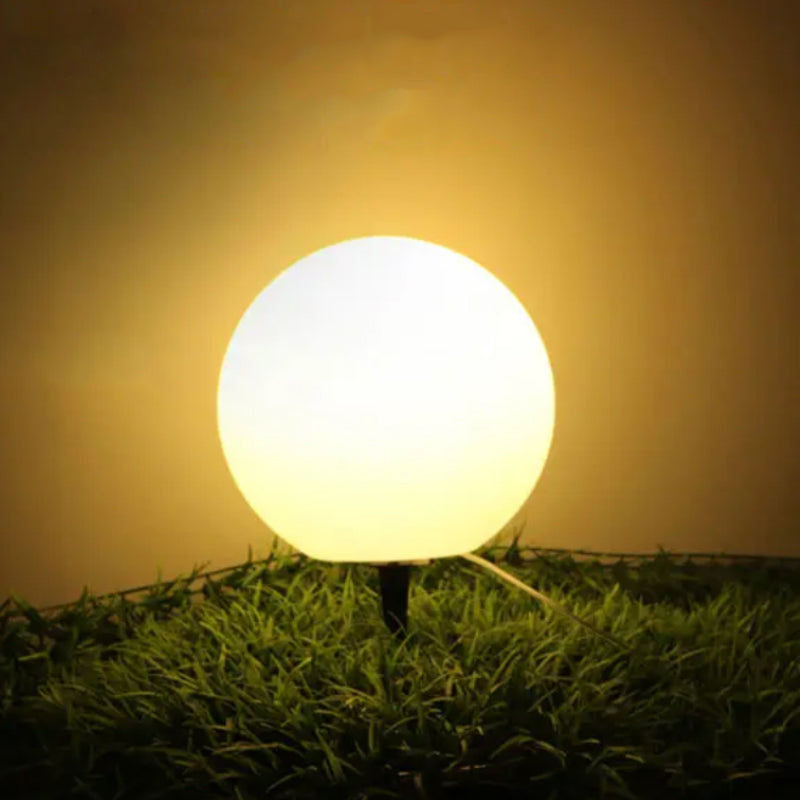 LED-solcellslampa för Gräsmatta