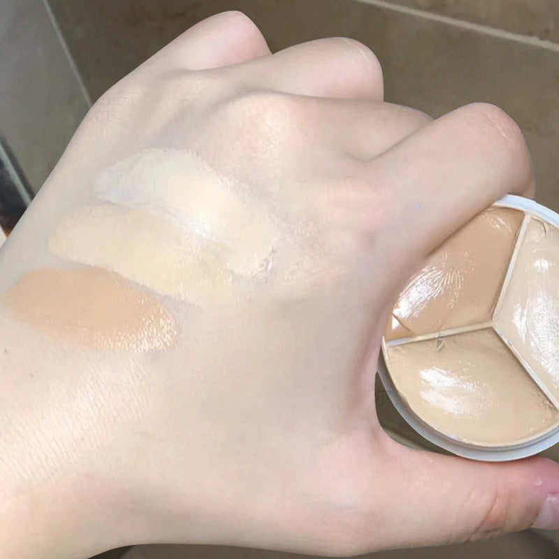 Tri-Color Concealer-palett för att täcka akneärr och mörka ringar